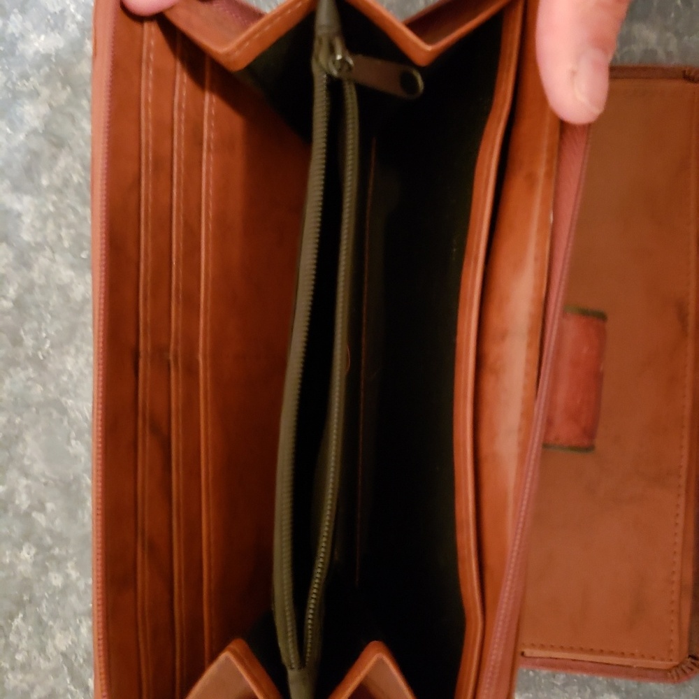 Wallet - Picture 2 of 5